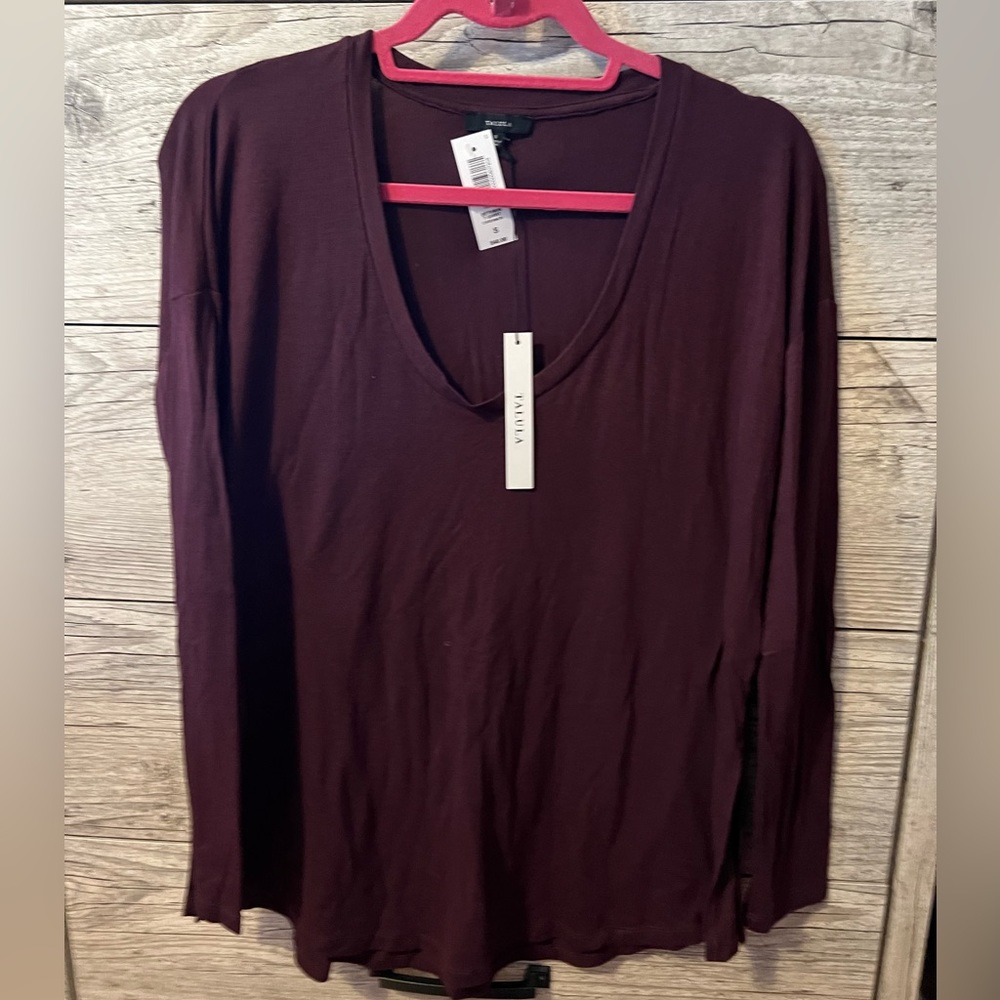V-neck long sleeve